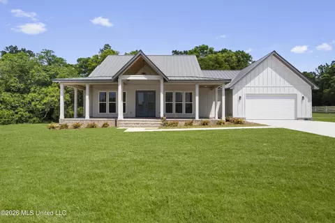 4181 Longleaf Pl, Saucier, MS 39574