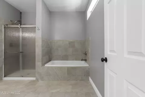 Bath - 15405 Needle St, Biloxi, MS 39532 photo 3 of 6