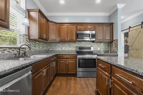 Kitchen - 15405 Needle St, Biloxi, MS 39532 photo 4 of 5
