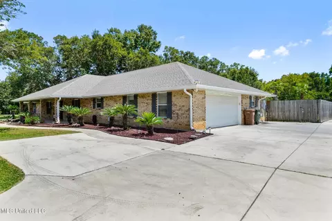 19085 Commission Rd, Long Beach, MS 39560 photo 2