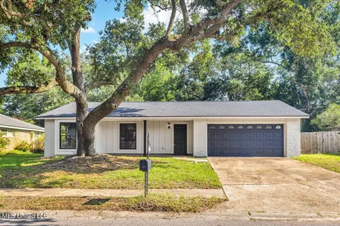 2409 Palmer Dr, Gulfport, MS 39507