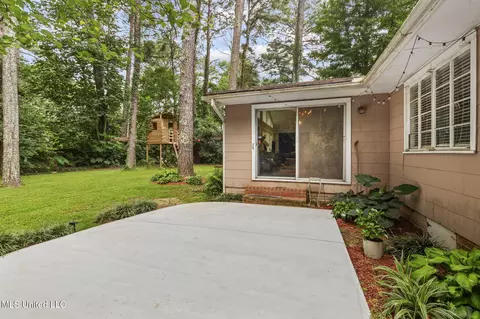 Exterior - 5430 Pine Lane Dr, Jackson, MS 39211 photo 5 of 16