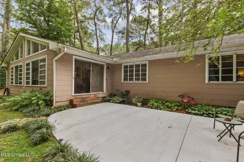 Exterior - 5430 Pine Lane Dr, Jackson, MS 39211 photo 6 of 16