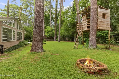 Exterior - 5430 Pine Lane Dr, Jackson, MS 39211 photo 14 of 16