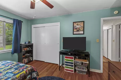 Bedroom - 5430 Pine Lane Dr, Jackson, MS 39211 photo 6 of 6