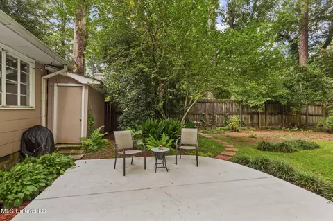 Exterior - 5430 Pine Lane Dr, Jackson, MS 39211 photo 8 of 16