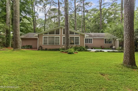Exterior - 5430 Pine Lane Dr, Jackson, MS 39211 photo 12 of 16