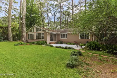 Exterior - 5430 Pine Lane Dr, Jackson, MS 39211 photo 10 of 16