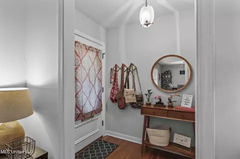 Entry Way - 5430 Pine Lane Dr, Jackson, MS 39211 photo 1 of 2