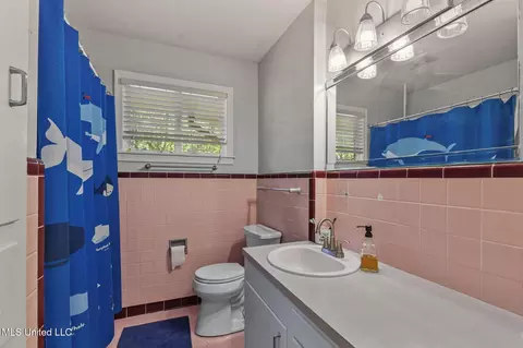 Bath - 5430 Pine Lane Dr, Jackson, MS 39211 photo 3 of 3