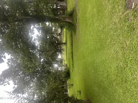 705 Susan Cir, Gautier, MS 39553