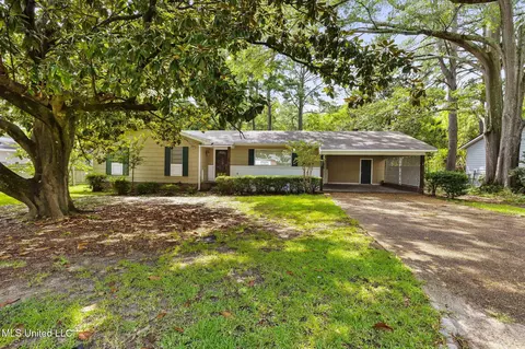 205 Pimlico Pl, Jackson, MS 39211