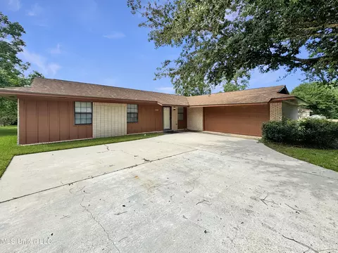 15309 Royal St, Gulfport, MS 39503