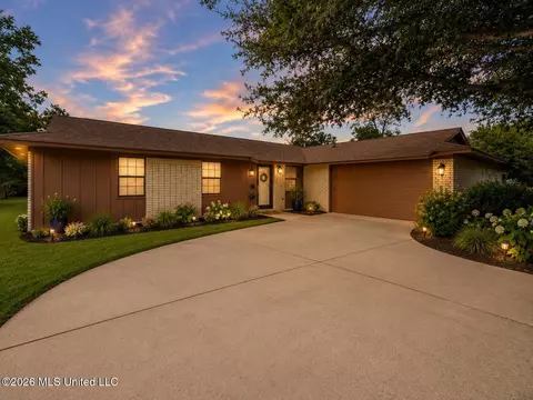 15309 Royal St, Gulfport, MS 39503