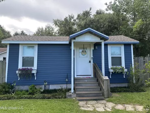 215 E First St, Long Beach, MS 39560