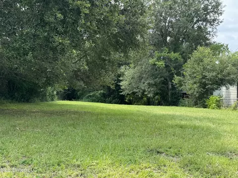 657 Walker St, Biloxi, MS 39530