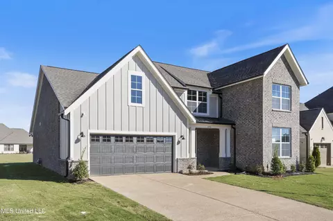 Exterior - 13532 Broadmore Ln, Olive Branch, MS 38654 photo 2 of 3