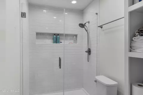 Bath - 54 Eastbrooke St, Jackson, MS 39216 photo 5 of 5