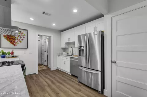 Kitchen - 54 Eastbrooke St, Jackson, MS 39216 photo 5 of 5