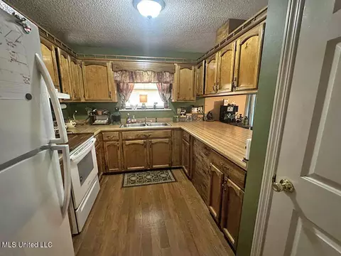 Kitchen - 148 Mayhall Dr, Lucedale, MS 39452 photo 1 of 6