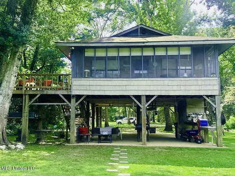 148 Mayhall Dr, Lucedale, MS 39452