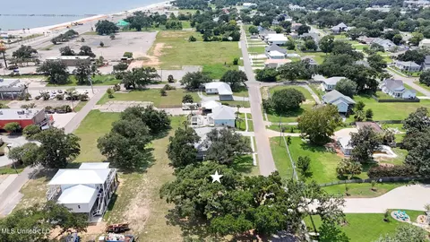 331 E 5th St, Long Beach, MS 39560 photo 4