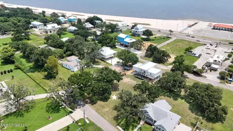 331 E 5th St, Long Beach, MS 39560 photo 9