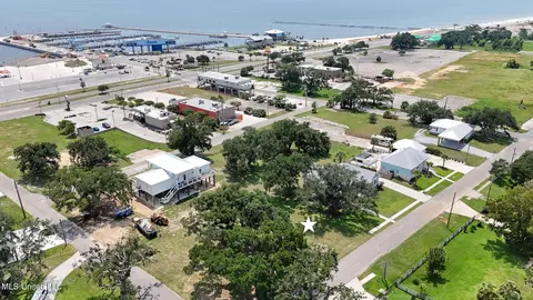 331 E 5th St, Long Beach, MS 39560 photo 3