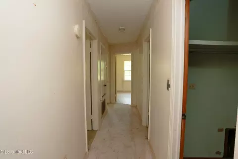 Entry Way - 7825 Old Hillsboro Rd, Forest, MS 39074 photo 1 of 1