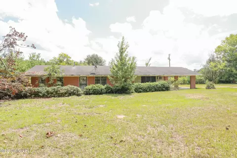 Exterior - 7825 Old Hillsboro Rd, Forest, MS 39074 photo 7 of 16