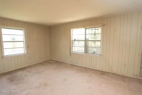 Bedroom - 7825 Old Hillsboro Rd, Forest, MS 39074 photo 2 of 9