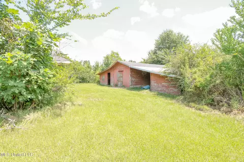 Exterior - 7825 Old Hillsboro Rd, Forest, MS 39074 photo 9 of 16