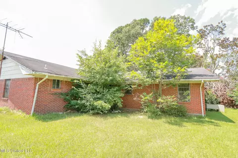 Exterior - 7825 Old Hillsboro Rd, Forest, MS 39074 photo 13 of 16