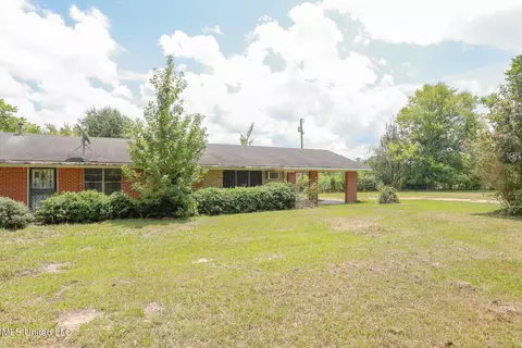 Exterior - 7825 Old Hillsboro Rd, Forest, MS 39074 photo 8 of 16