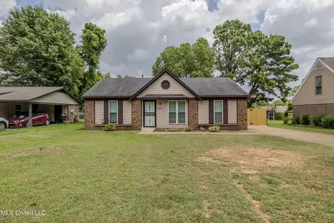 6450 Yorkshire Rd, Horn Lake, MS 38637