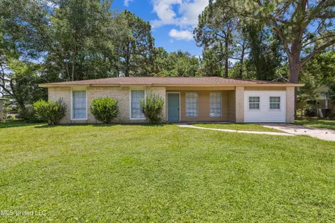 2313 Avenido Encanto St, Gautier, MS 39553