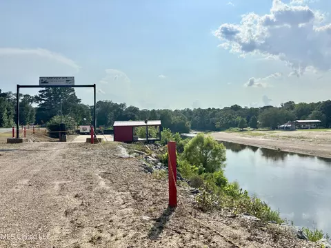 105 Dillons Bridge Rd, Tylertown, MS 39667