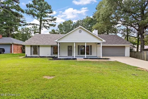 102 Live Oak Cv, Brandon, MS 39047