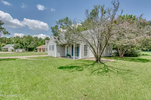 1001 Twin Pine Ln, Pearl, MS 39208