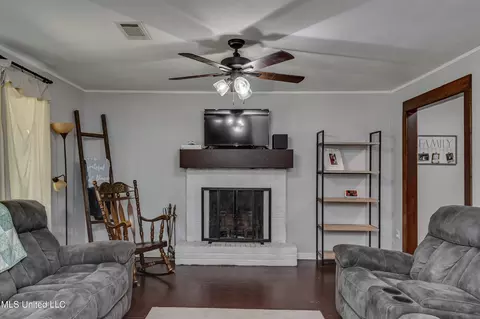 121 Melrose Cir, Florence, MS 39073 photo 11