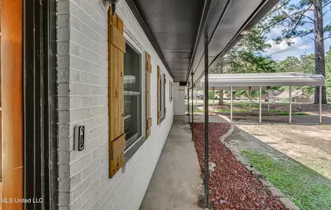 121 Melrose Cir, Florence, MS 39073 photo 6