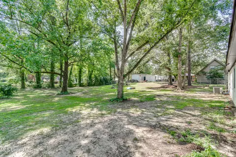 121 Melrose Cir, Florence, MS 39073 photo 5