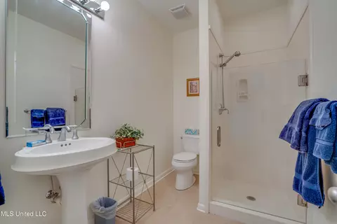 Bath - 7514 Augusta Way, Diamondhead, MS 39525 photo 6 of 7