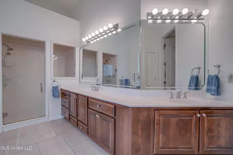 Bath - 7514 Augusta Way, Diamondhead, MS 39525 photo 4 of 7