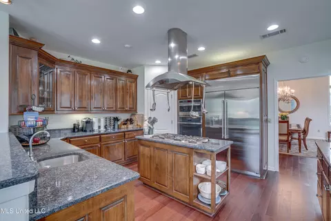 Kitchen - 7514 Augusta Way, Diamondhead, MS 39525 photo 6 of 8