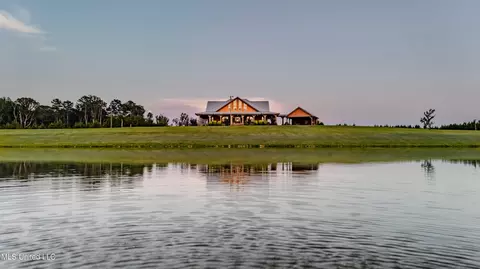 11281 Hwy 21, Forest, MS 39074