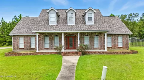 5997 The Woods Rd, Picayune, MS 39466