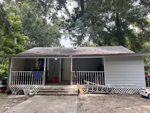 1408 25th St #A/B, Gulfport, MS 39501