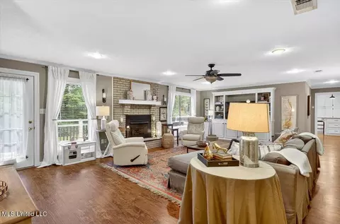 Living - 1075 River Ridge Rd, Summit, MS 39666 photo 2 of 3