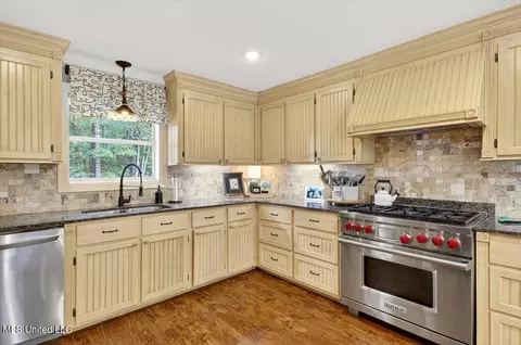 Kitchen - 1075 River Ridge Rd, Summit, MS 39666 photo 2 of 4